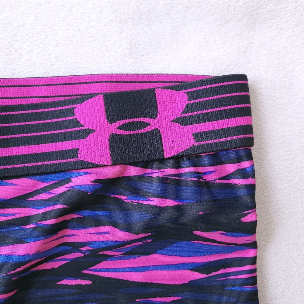 Under Armour (2 Pc) Tonal Logo Hoodie Sweatshirt & Biker Abstract Shorts MEDIUM - Picture 9 of 14
